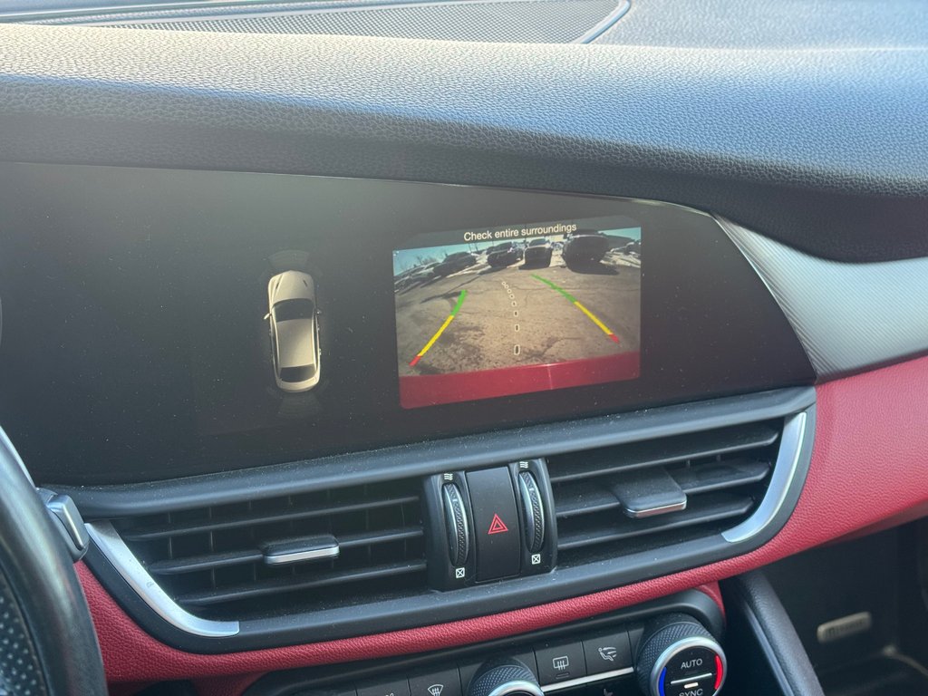 Alfa Romeo Giulia Ti Sport AWD Cuir Toit Navigation 2018 à Terrebonne, Québec - 19 - w1024h768px