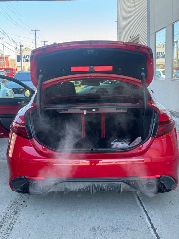 Alfa Romeo Giulia Ti Sport AWD Cuir Toit Navigation 2018 à Terrebonne, Québec - 22 - w1024h768px