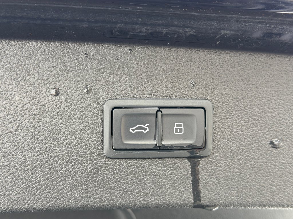 Audi A7 3.0T Technik AWD Cuir Toit Ouvrant 2017 à Terrebonne, Québec - 28 - w1024h768px