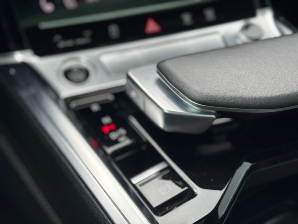 2022 Audi E-tron Sportback Technik Toit Panoramique Bas Kilométrage in Terrebonne, Quebec - 21 - w1024h768px