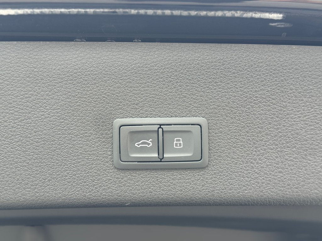 2022 Audi E-tron Sportback Technik Toit Panoramique Bas Kilométrage in Terrebonne, Quebec - 28 - w1024h768px