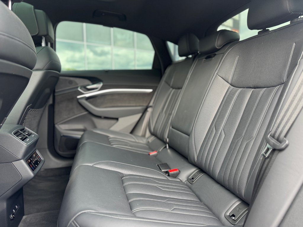 2022 Audi E-tron Sportback Technik Toit Panoramique Bas Kilométrage in Terrebonne, Quebec - 25 - w1024h768px