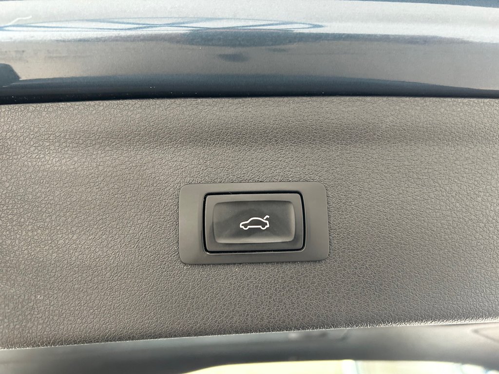 2017 Audi Q3 KOMFORT in Boucherville, Quebec - 9 - w1024h768px