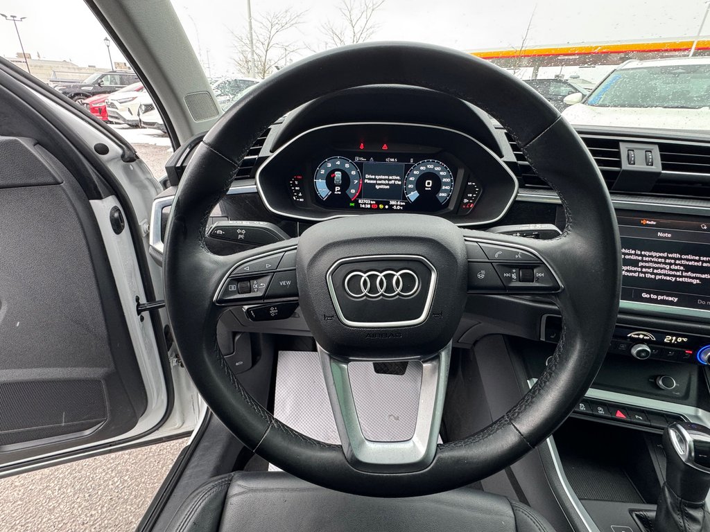 2022 Audi Q3 45 Cuir Toit Panoramique in Terrebonne, Quebec - 11 - w1024h768px