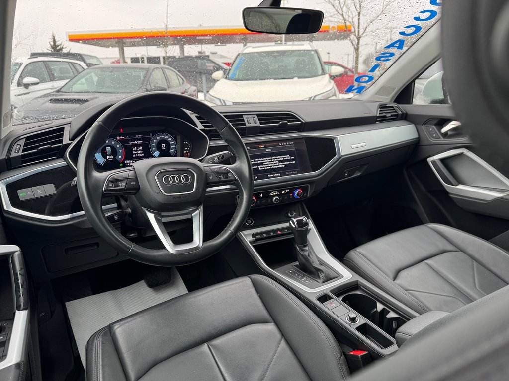 2022 Audi Q3 45 Cuir Toit Panoramique in Terrebonne, Quebec - 12 - w1024h768px