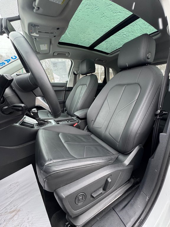 2022 Audi Q3 45 Cuir Toit Panoramique in Terrebonne, Quebec - 9 - w1024h768px