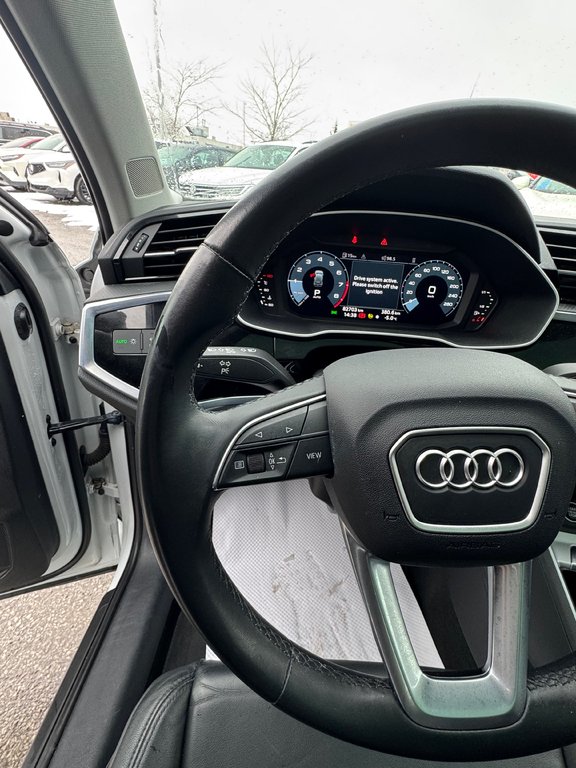 2022 Audi Q3 45 Cuir Toit Panoramique in Terrebonne, Quebec - 14 - w1024h768px
