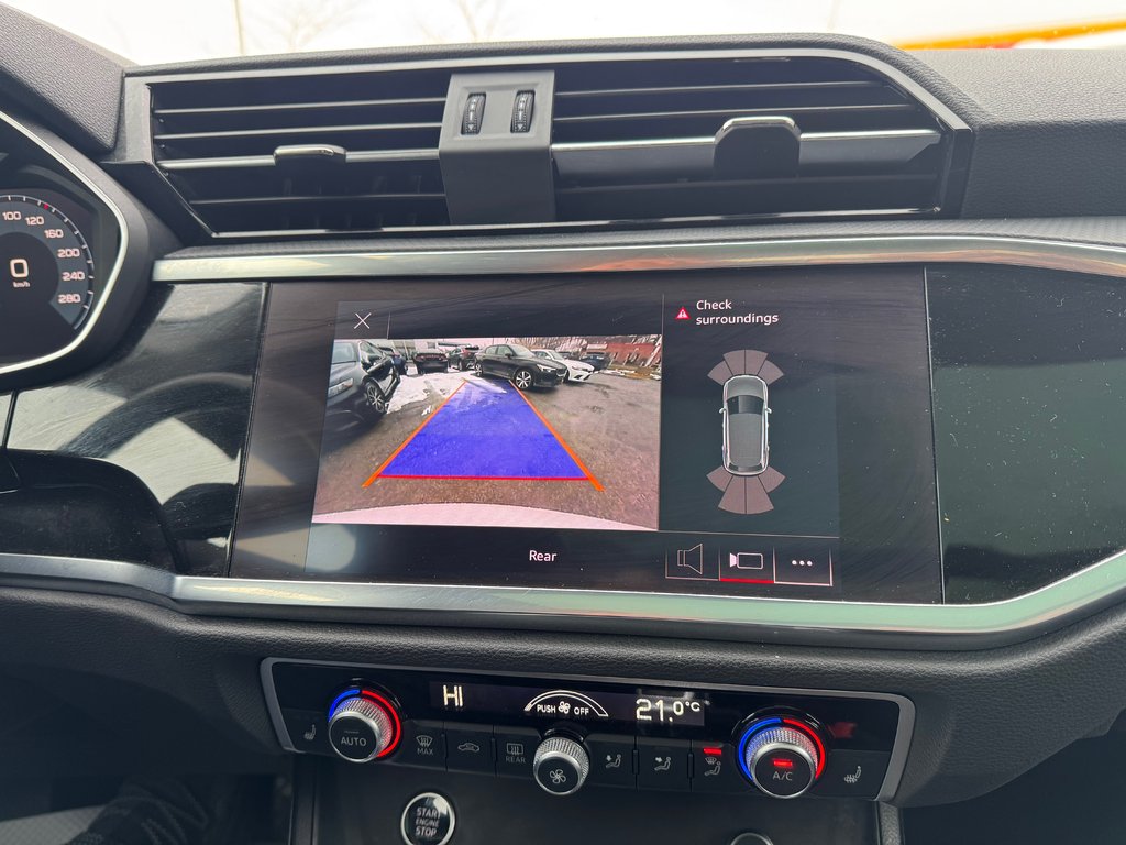 2022 Audi Q3 45 Cuir Toit Panoramique in Terrebonne, Quebec - 19 - w1024h768px