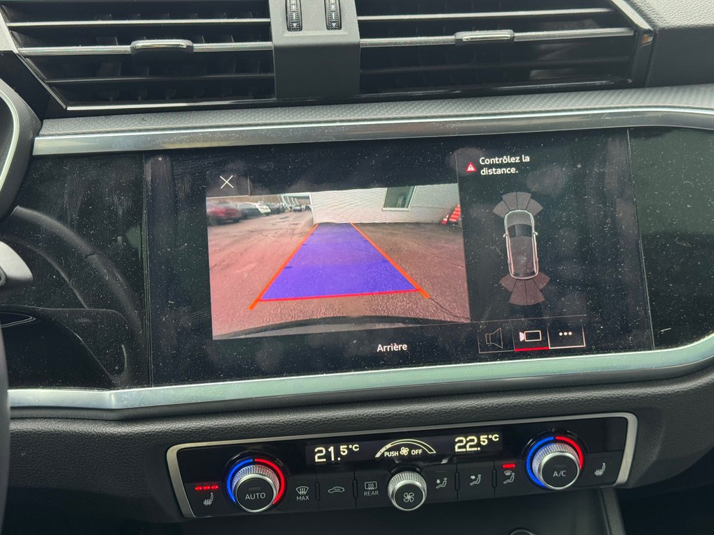 2022 Audi Q3 Komfort Toit Panoramique Bas Kilométrage in Terrebonne, Quebec - 17 - w1024h768px