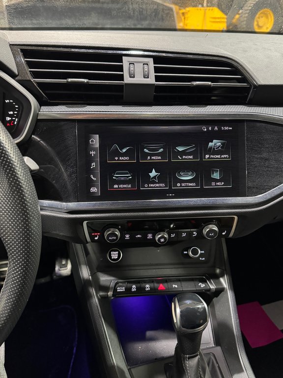 2024 Audi Q3 Progressiv 45 Quattro Toit Panoramique Cuir in Terrebonne, Quebec - 18 - w1024h768px