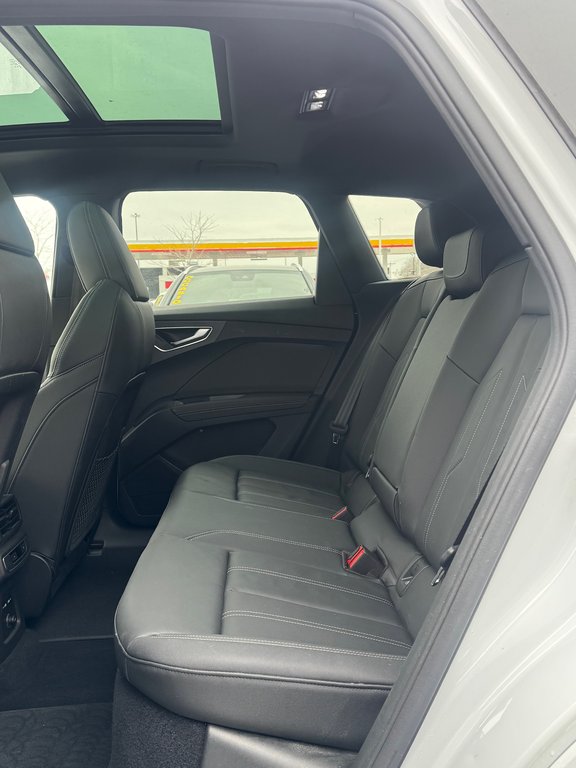 Audi Q4 e-tron Technik S Line Cuir Toit Ouvrant 2022 à Terrebonne, Québec - 11 - w1024h768px