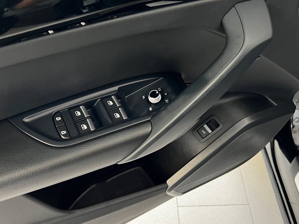 2023 Audi Q5 45 KOMFORT in Boucherville, Quebec - 11 - w1024h768px