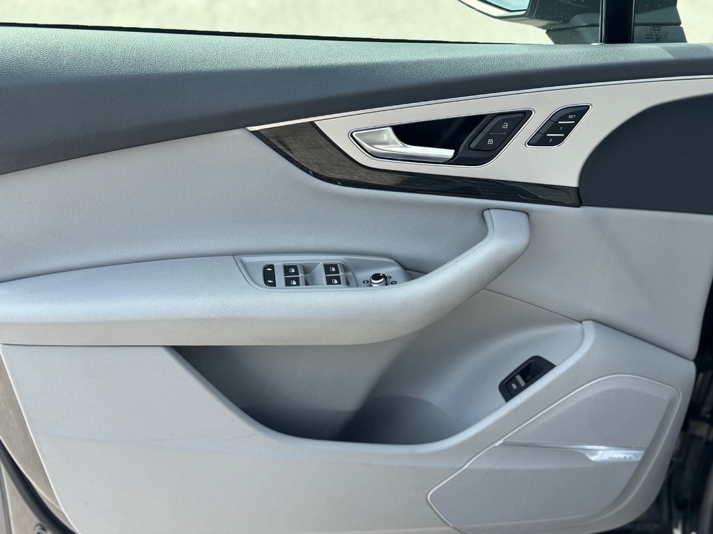 Audi Q7 3.0T Technik S-Line 2017 à Terrebonne, Québec - 8 - w1024h768px