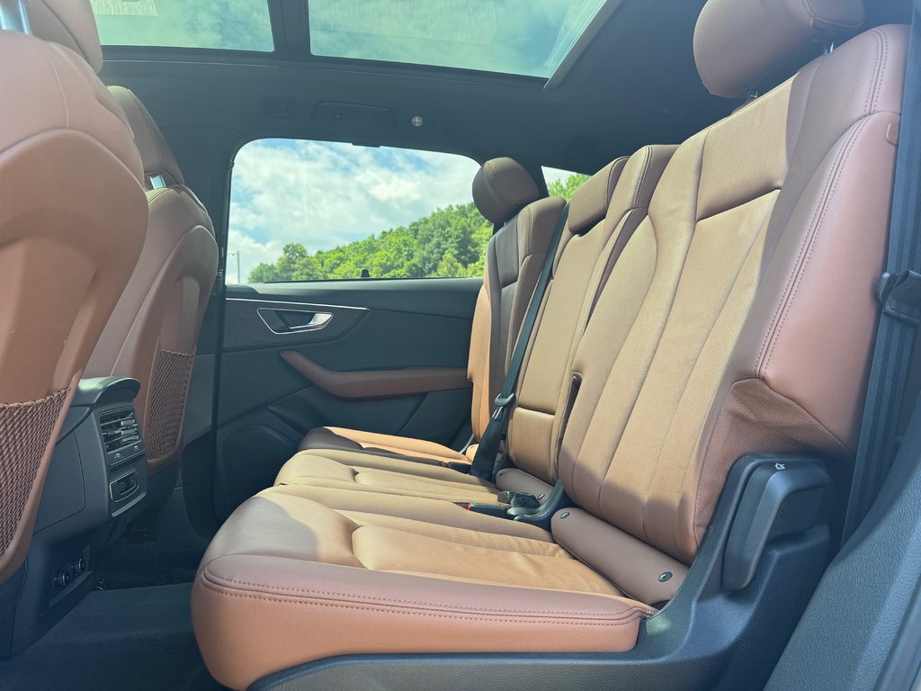 Audi Q7 Komfort S Line Cuir Toit Panoramique 2022 à Terrebonne, Québec - 25 - w1024h768px