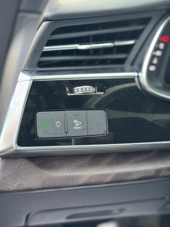 Audi Q8 Progressiv Toit Panoramique Cuir 2021 à Terrebonne, Québec - 13 - w1024h768px