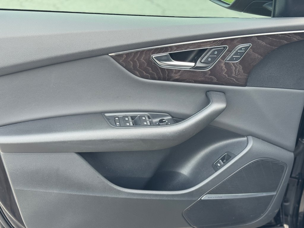 Audi Q8 Progressiv Toit Panoramique Cuir 2021 à Terrebonne, Québec - 8 - w1024h768px