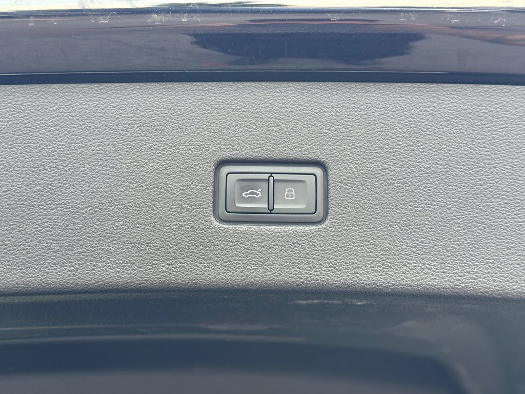 Audi Q8 Progressiv Toit Panoramique Cuir 2021 à Terrebonne, Québec - 28 - w1024h768px