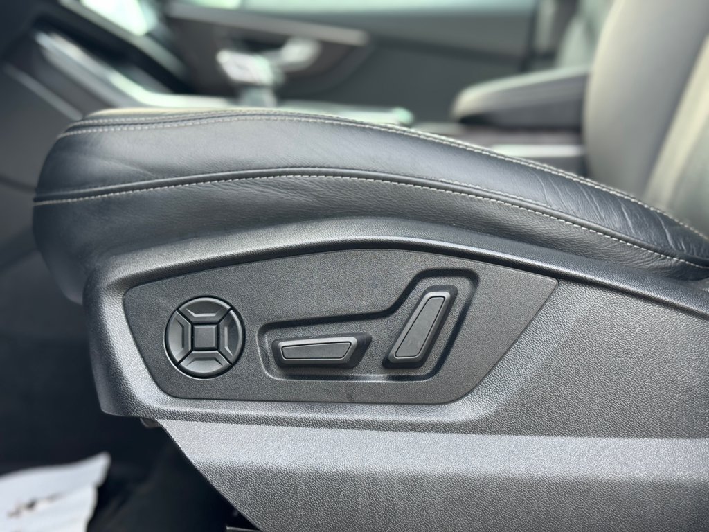 Audi Q8 Progressiv Toit Panoramique Cuir 2021 à Terrebonne, Québec - 9 - w1024h768px