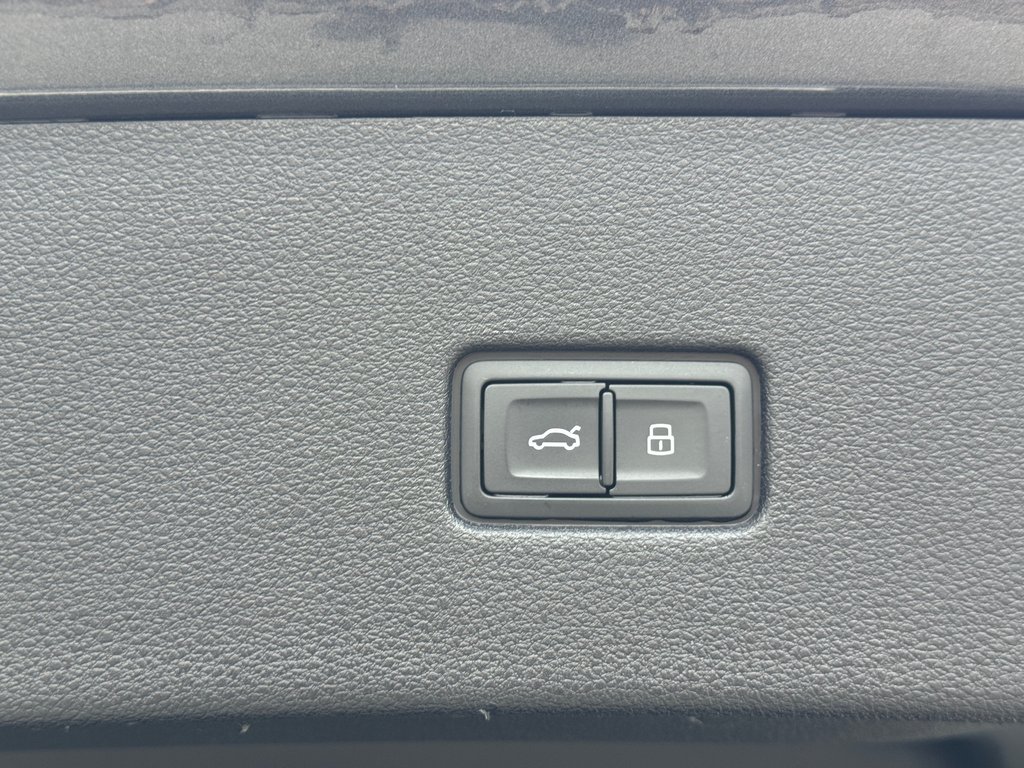 Audi Q8 Progressiv Cuir Toit Panoramique 2024 à Terrebonne, Québec - 27 - w1024h768px
