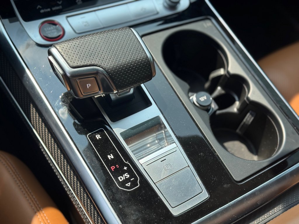 Audi RS Q8 Carbon Fiber Black Optic 23''  Bas Kilométrage 2022 à Terrebonne, Québec - 21 - w1024h768px