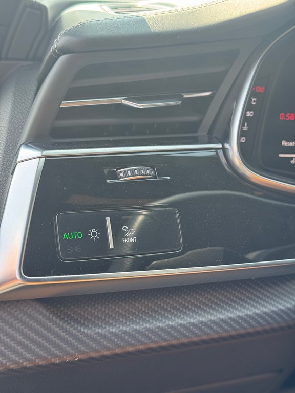Audi RS Q8 Carbon Fiber Black Optic 23''  Bas Kilométrage 2022 à Terrebonne, Québec - 11 - w1024h768px