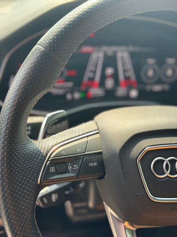 Audi RS Q8 Carbon Fiber Black Optic 23''  Bas Kilométrage 2022 à Terrebonne, Québec - 14 - w1024h768px