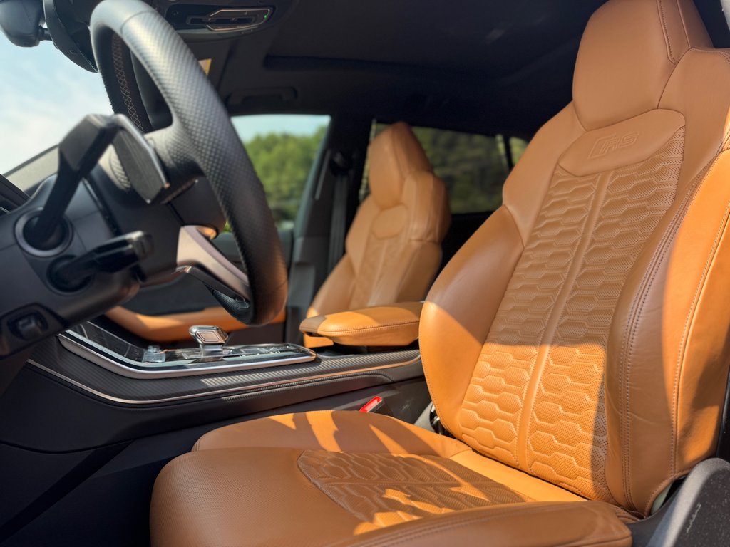 Audi RS Q8 Carbon Fiber Black Optic 23''  Bas Kilométrage 2022 à Terrebonne, Québec - 10 - w1024h768px