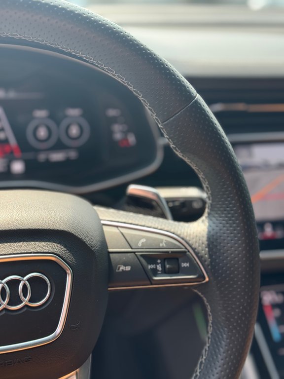 Audi RS Q8 Carbon Fiber Black Optic 23''  Bas Kilométrage 2022 à Terrebonne, Québec - 15 - w1024h768px