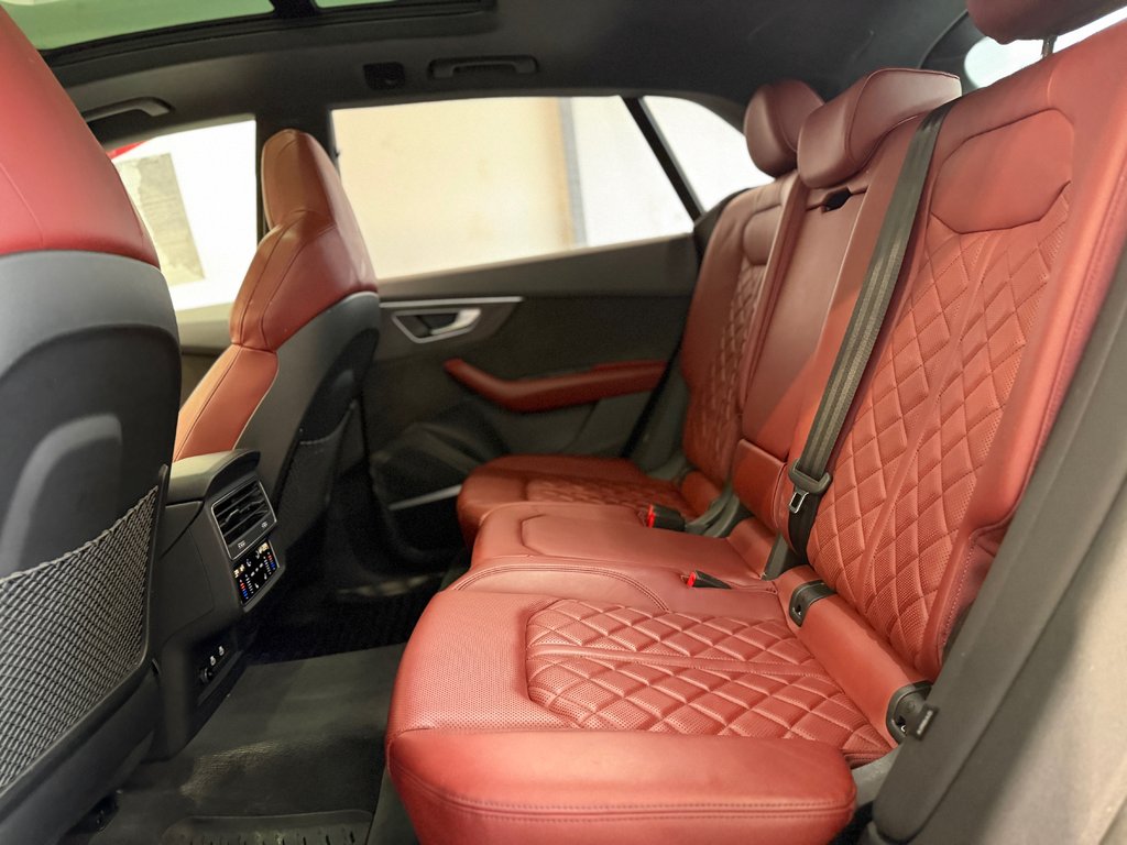 2022 Audi SQ8 Technik Black Optic Cuir Rouge in Terrebonne, Quebec - 26 - w1024h768px