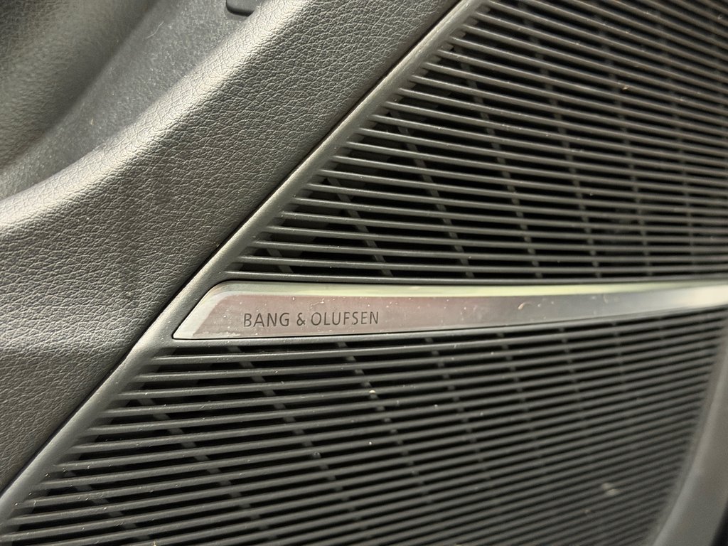 2022 Audi SQ8 Technik Black Optic Cuir Rouge in Terrebonne, Quebec - 9 - w1024h768px