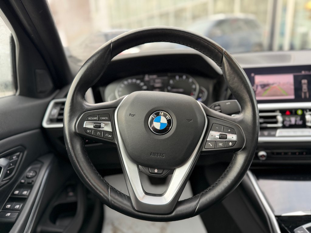 BMW 3 Series 330i xDrive Cuir Toit Ouvrant 2022 à Terrebonne, Québec - 22 - w1024h768px
