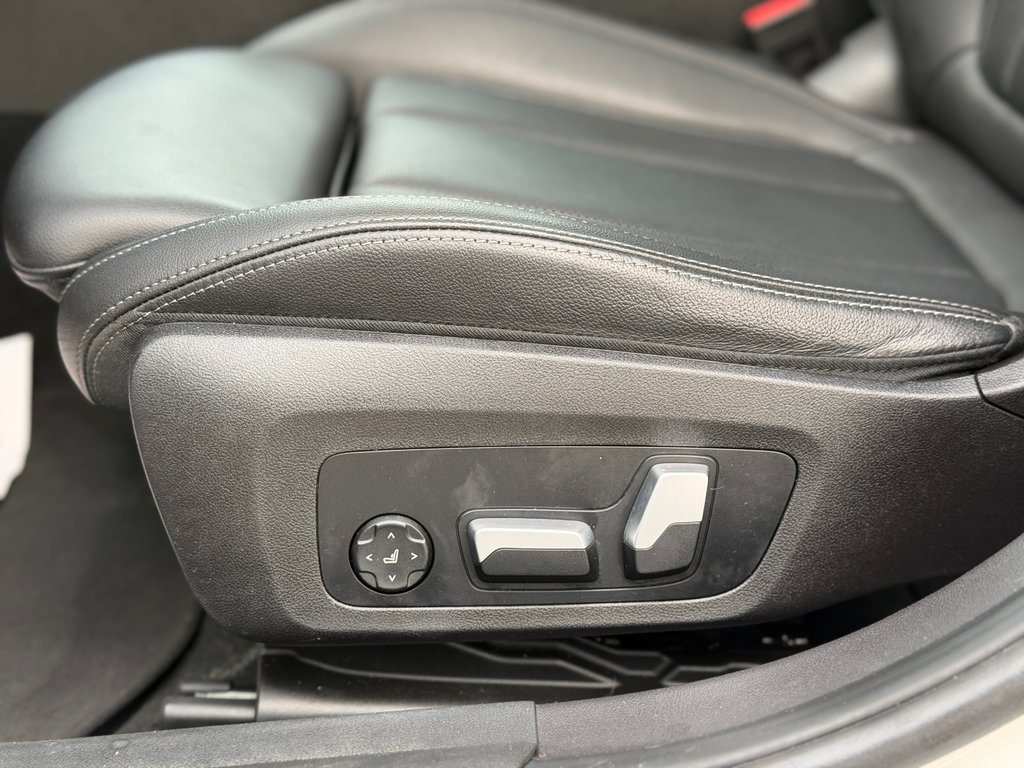 BMW 3 Series 330i xDrive Cuir Toit Ouvrant 2022 à Terrebonne, Québec - 9 - w1024h768px