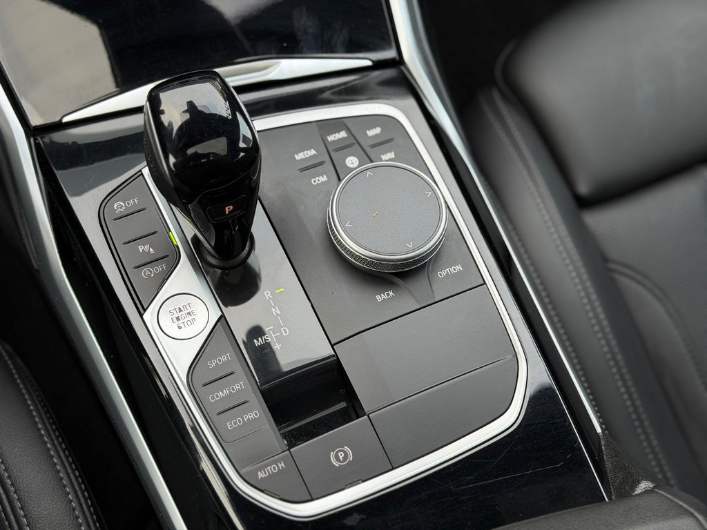 BMW 3 Series 330i xDrive Cuir Toit Ouvrant 2022 à Terrebonne, Québec - 21 - w1024h768px