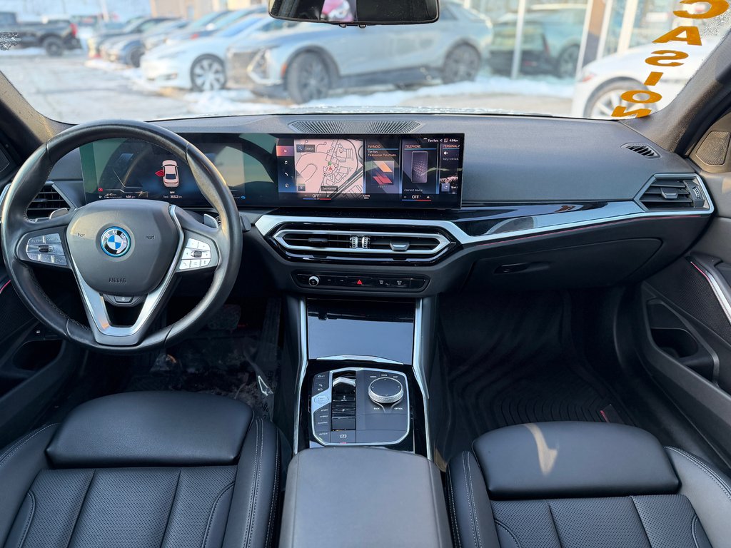 BMW 3 Series 330e xDrive Cuir Toit Ouvrant Bas Kilométrage 2023 à Terrebonne, Québec - 23 - w1024h768px