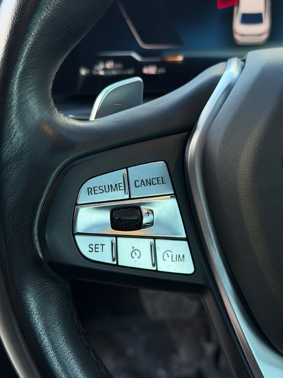 BMW 3 Series 330e xDrive Cuir Toit Ouvrant Bas Kilométrage 2023 à Terrebonne, Québec - 14 - w1024h768px