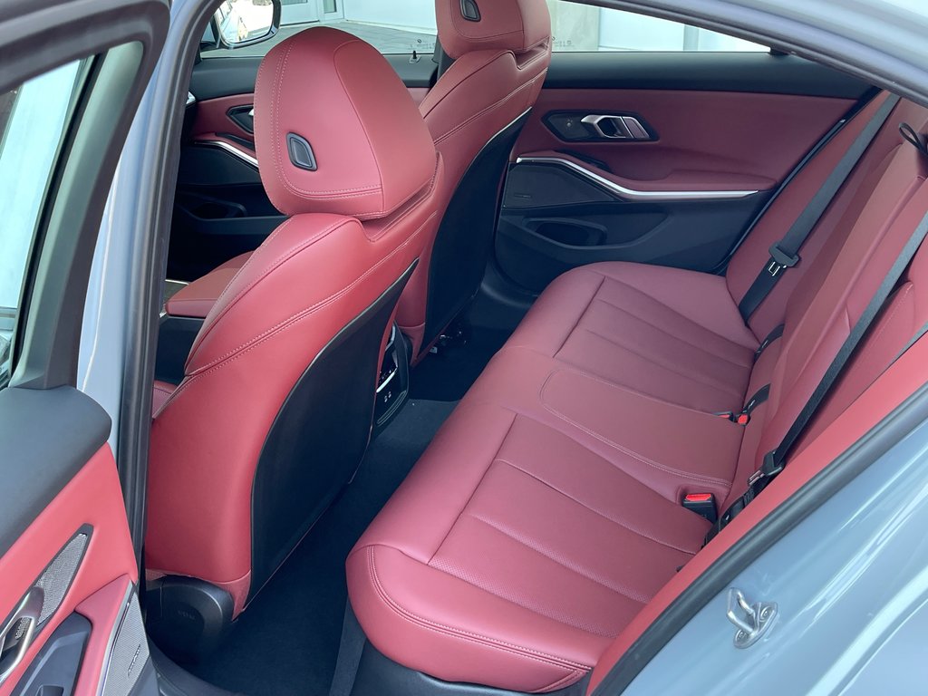 BMW 330i xDrive Sedan 2025 à Terrebonne, Québec - 12 - w1024h768px