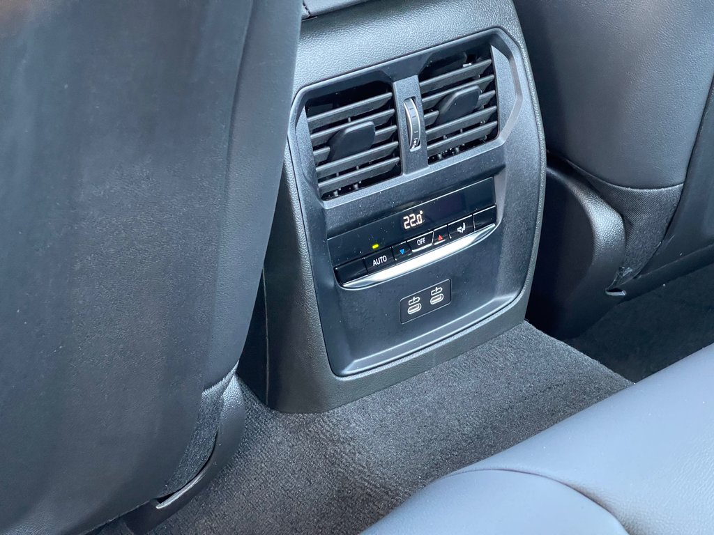 2025 BMW 330i xDrive Sedan in Terrebonne, Quebec - 11 - w1024h768px