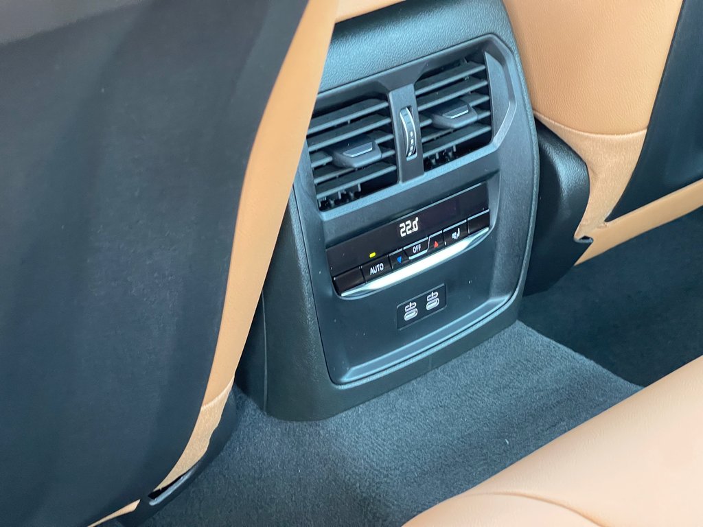 BMW 330i xDrive Sedan 2025 à Terrebonne, Québec - 11 - w1024h768px
