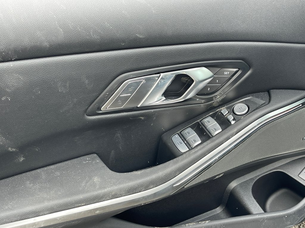 BMW 330i xDrive M Sport Edition 2026 à Terrebonne, Québec - 13 - w1024h768px