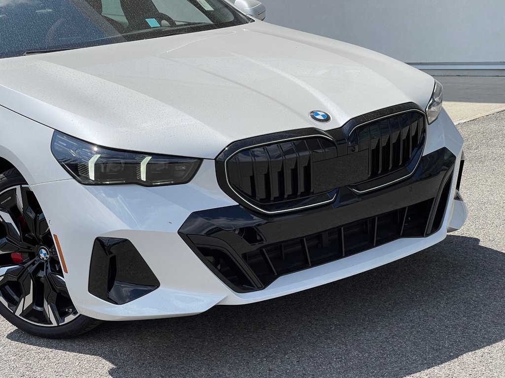 2024 BMW 530i xDrive Sedan, M Sport Package in Terrebonne, Quebec - 6 - w1024h768px