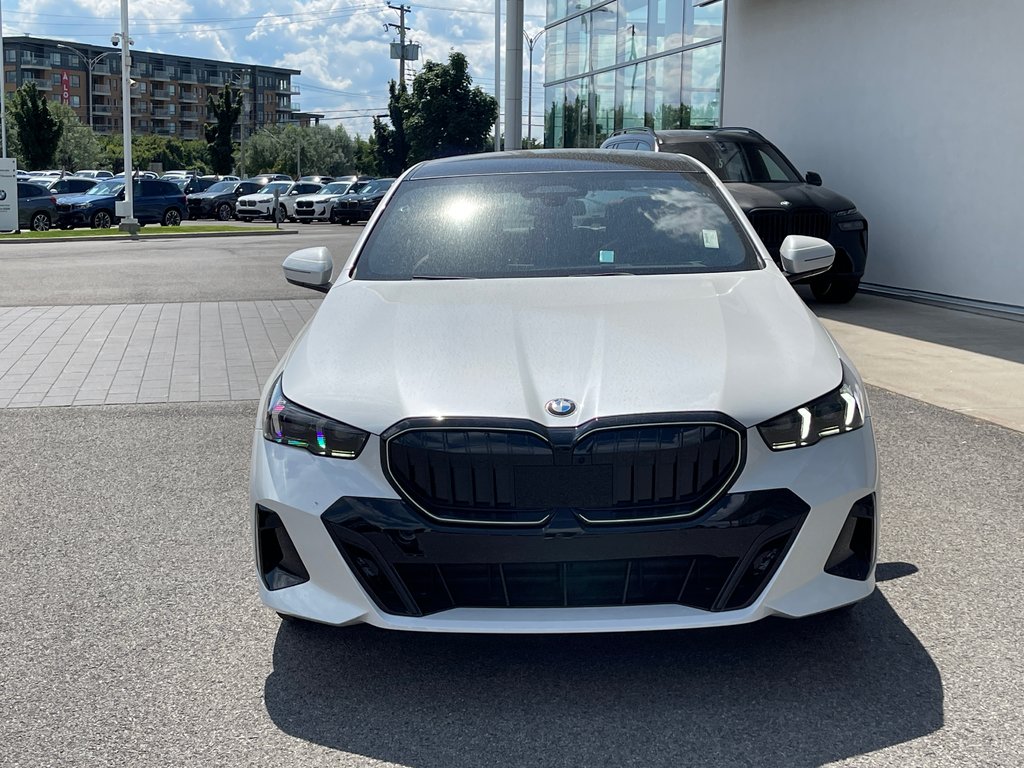 2024 BMW 530i xDrive Sedan, M Sport Package in Terrebonne, Quebec - 2 - w1024h768px