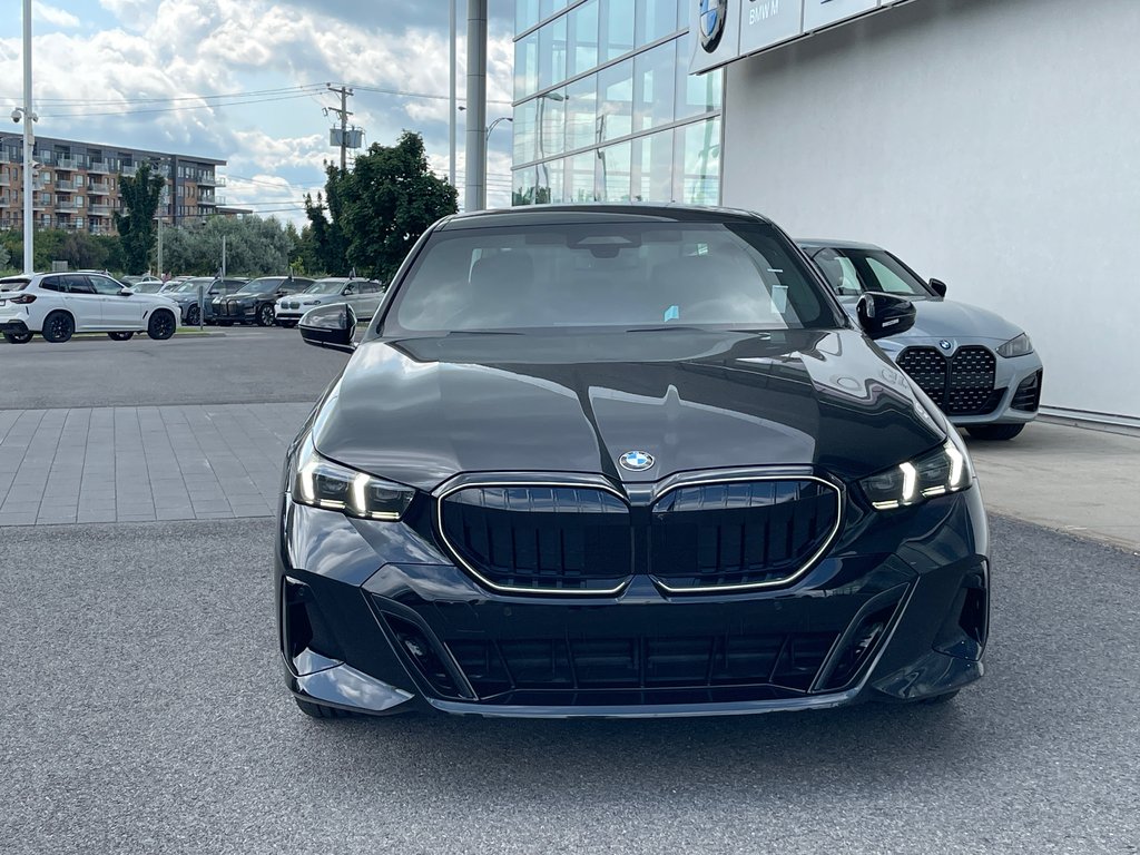 BMW 530I XDrive Sedan 2026 à Terrebonne, Québec - 2 - w1024h768px