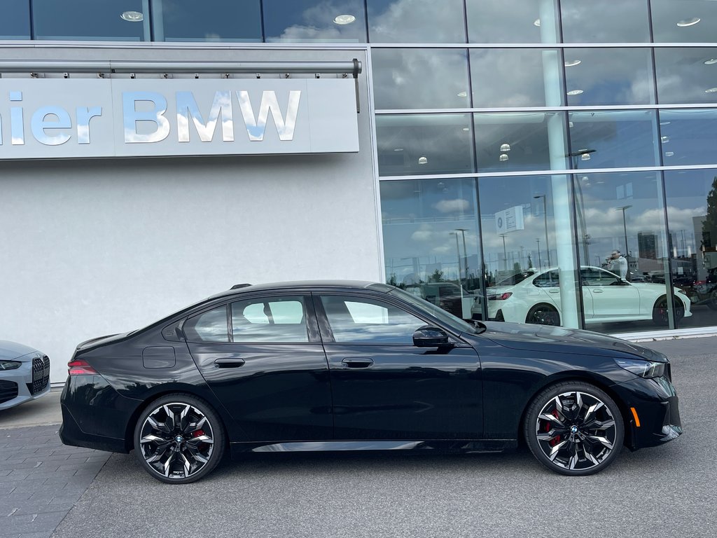 BMW 530I XDrive Sedan 2026 à Terrebonne, Québec - 3 - w1024h768px