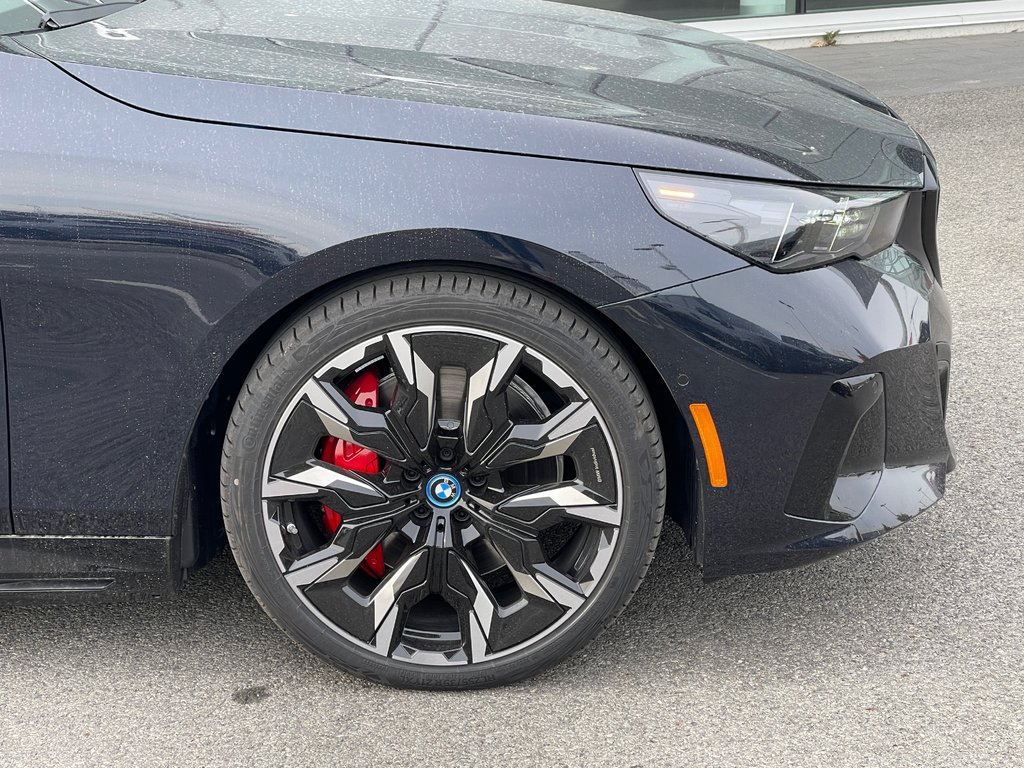 2025 BMW 550e XDrive in Terrebonne, Quebec - 7 - w1024h768px