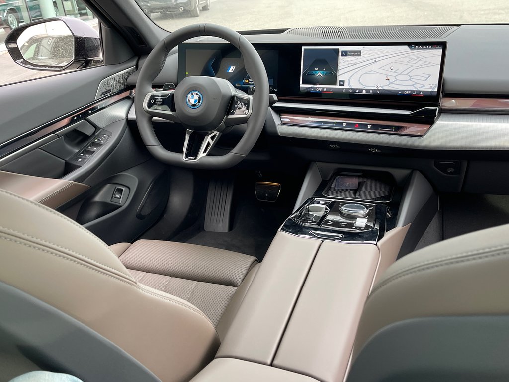 2025 BMW 550e XDrive in Terrebonne, Quebec - 12 - w1024h768px