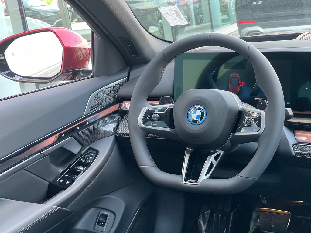 2026 BMW 550e XDrive in Terrebonne, Quebec - 15 - w1024h768px
