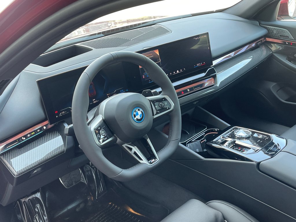 2026 BMW 550e XDrive in Terrebonne, Quebec - 9 - w1024h768px