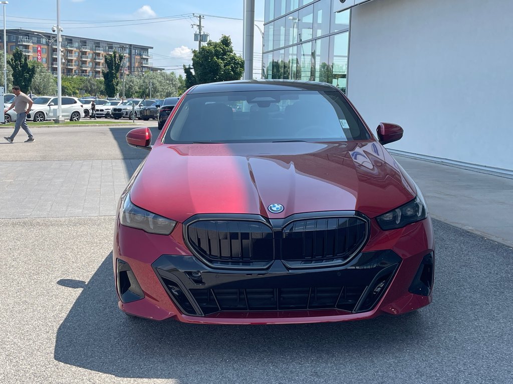 2026 BMW 550e XDrive in Terrebonne, Quebec - 2 - w1024h768px