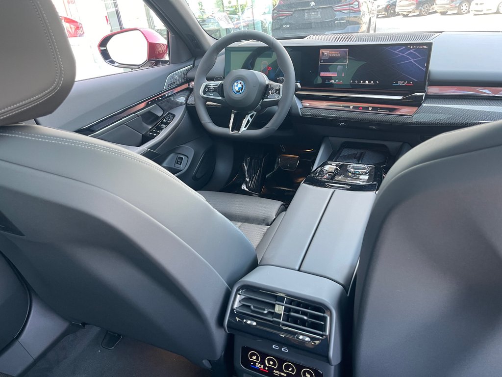2026 BMW 550e XDrive in Terrebonne, Quebec - 13 - w1024h768px