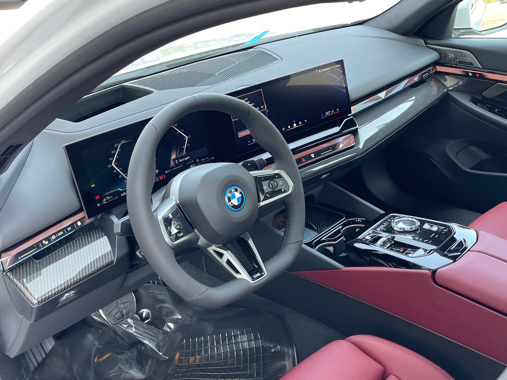 BMW 550e XDrive 2026 à Terrebonne, Québec - 9 - w1024h768px